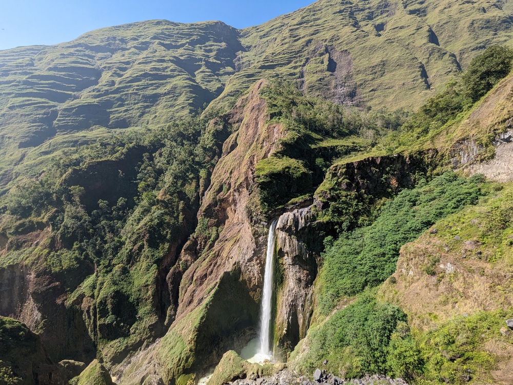 Penimbung Waterfall - Sembalun to Torean trekking