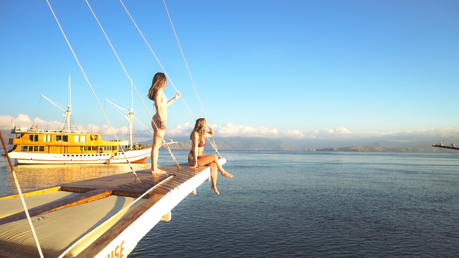 Sailing trip from Lombok to Komodo Island