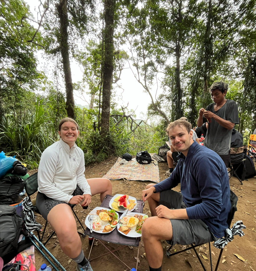 Enjoy the lunch under Senaru rain forest